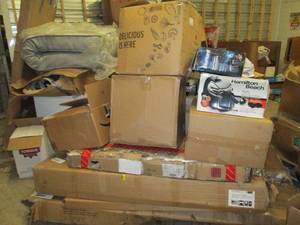 lot 281 image: Pallet of misc items that need repa...