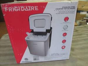 Frigidaire Countertop Ice Maker ope...