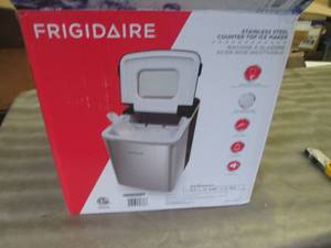 Frigidaire Countertop Ice Maker ope...