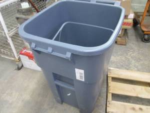 Large Rolling Rubbermaid Trash Bin-...