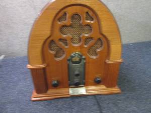 Norman Rockwell Replica AM-FM Radio...