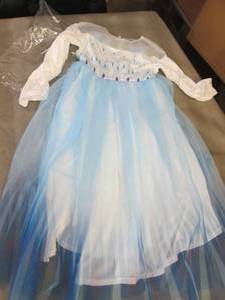 2 Girl Dressup Dresses...