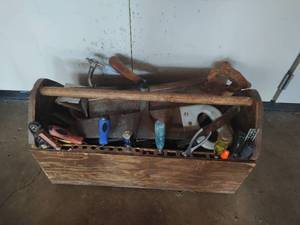 lot 320 image: Vintage Toolbox With Contents