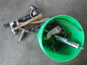 lot 336 image: Collection Of Handtools And Garage Items