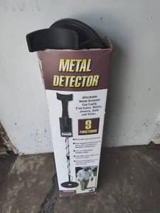 lot 339 image: Metal Detector Item Number 67378