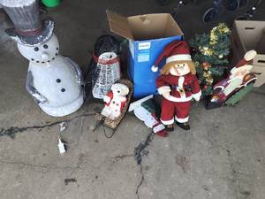 lot 342 image: Collection Of Outdoor Christmas Dcor