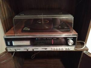 lot 14 image: Precor Stereo 8 Track with Two Speakers