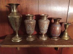 lot 29 image: Collection of Brass Vases