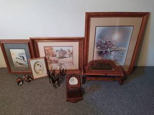 lot 31 image: Collection of Home Dcor