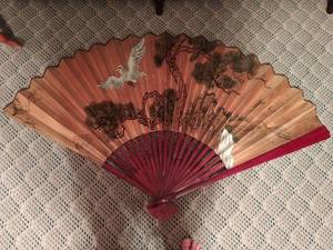 lot 34 image: Large Asian Fan Dcor