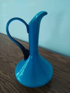 lot 3 image: Vintage Blue Glass Pitcher
