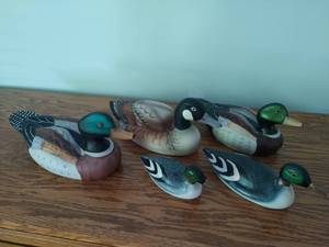 lot 59 image: Collection of Duck Figurines
