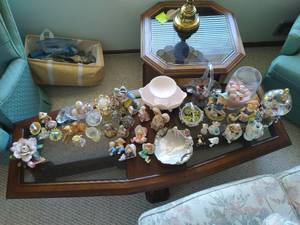 lot 64 image: Collection of Home Dcor