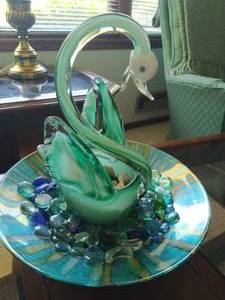 lot 77 image: Glass swan