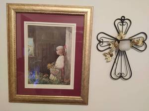lot 79 image: Collection of Wall Dcor