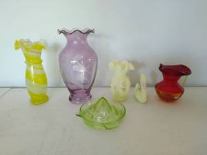lot 129 image: Collection of Collectible Glass