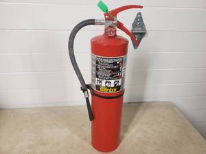 lot 16 image: Sentry Ansul 10 lb Dry Chemical Fire Extinguisher