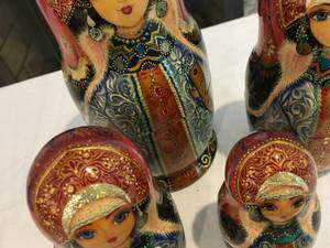 lot 68 image: Nesting Dolls