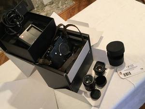 lot 75 image: Leica Camera & Lens