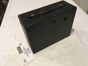 lot 115 image: Brownie Box Camera