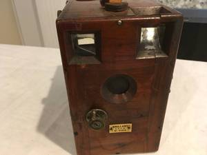 lot 117 image: Wooden Vintage Camera Equipment Stamped Brillant D.R.G.M No. 47214