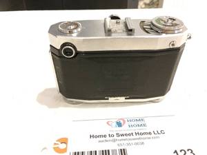 lot 123 image: Zeiss Ikon Stuttgart Color Camera