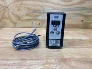 lot 85 image: JOHNSON CONTROLS Electronic Temperature Control, SPDT, -40° to 212°F, NEMA 1 Enclosure Type