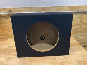 lot 108 image: 12 Woofer Enclosure