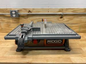 lot 9 image: RIDGID 6.5 Amp Corded 7 in. Table Top Wet Tile Saw