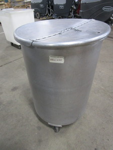 lot 265 image: ROUND ALUMINUM  WEAR EVER FOOD STORAGE CONTAINER