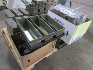 lot 272 image: TRIPLE LOAF PANS WITH LIDS OR TRAYS