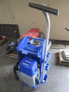 lot 413 image: C3 XP CLEANING COMPANION BY HILLYHARD
