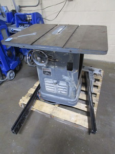 lot 425 image: DELTA ROCKWELL 10 UNISAW