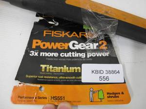 lot 556 image: Fiskars PowerGear 2 Titanium 23 Inch Hedge Clipper Shears