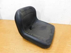 lot 27 image: Garden Tractor Replacement seat.