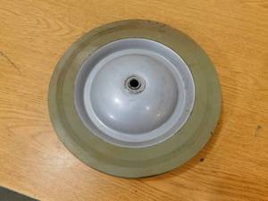 lot 38 image: (8) 10 wheels