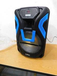 lot 42 image: beFree Sound 15 Rechargeable Bluetooth Portable Party PA Speaker System