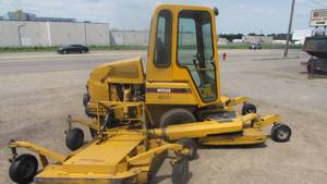 lot 3 image: Hustler 4500 Mower Commercial Lawn Mower