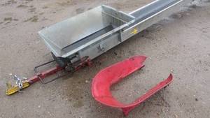 lot 5 image: 26 Electric Towable Dirt Elevator