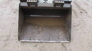 lot 6 image: Bobcat MT55 Walk Behind Skid Loader