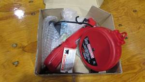 lot 26 image: Craftsman Retractable Light