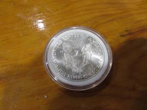 lot 64 image: Donald Trump Collectible Coin