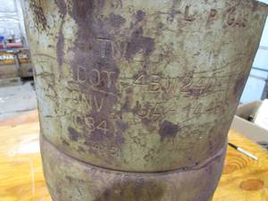 lot 95 image: Small Propane Tank