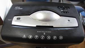 lot 102 image: Cross-Cut Paper Shredder
