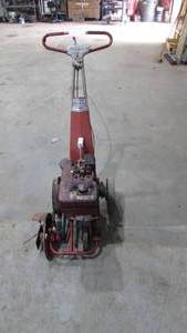 lot 105 image: Toro Side Walk Edger
