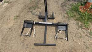 lot 108 image: Lawn Mower Lift