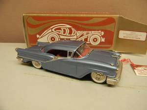 THE GOLDVARG COLLECTION 143 SCALE 1957 OLDSMOBILE STARFIRE 98 HARDTOP - IN BOX - GREAT PIECE - SEE PICTURES