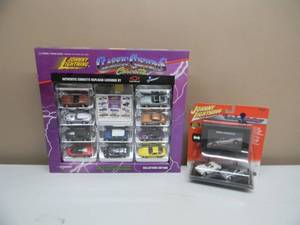 JOHNNY LIGHTNING CLASSIC CUSTOM CORVETTE - JOHNNY LIGHTNING YESTERDAY & TODAY - GREAT SET - IN BOX - SEE PICTURES