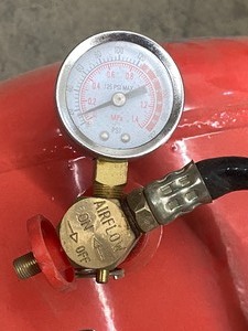 lot 31 image: 5-Gallon Portable Air Tank
