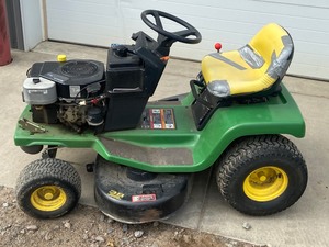 John Deere STX38 Lawn Tractor